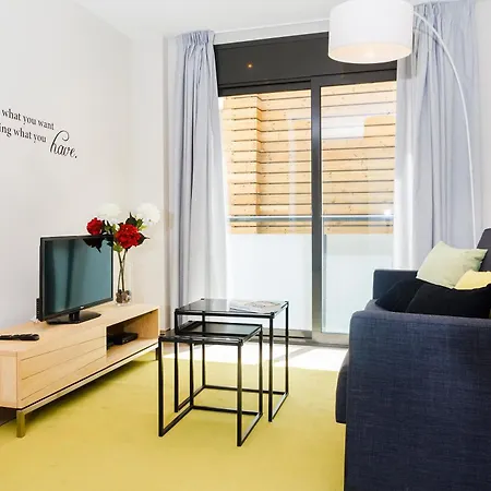 Feelathome Plaza Апартаменты *