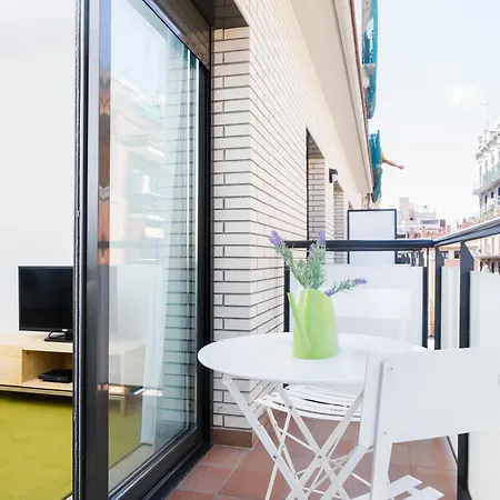 Апартаменты Feelathome Plaza