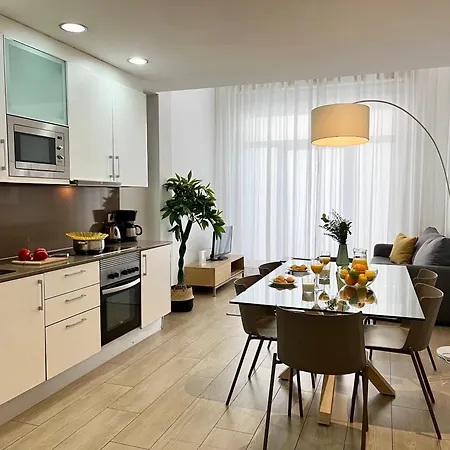 Feelathome Plaza * Барселона