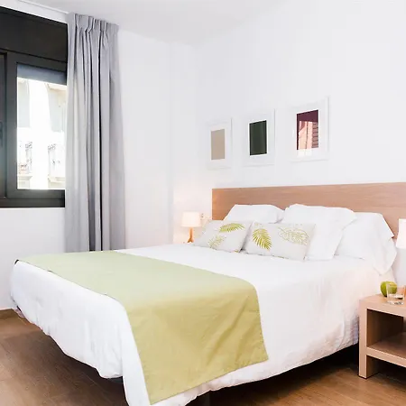 Апартаменты Feelathome Plaza *