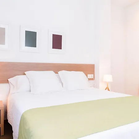 Feelathome Plaza Апартаменты