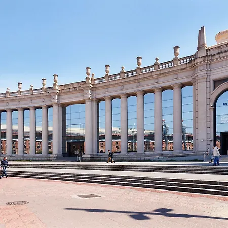 Feelathome Plaza Апартаменты