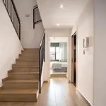 Feelathome Plaza Apartamento *