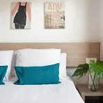 Feelathome Plaza * Barcelona