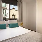 Feelathome Plaza Apartamento *