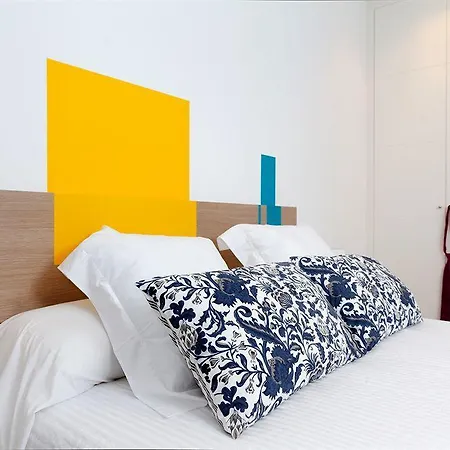 Feelathome Plaza * Barcelona