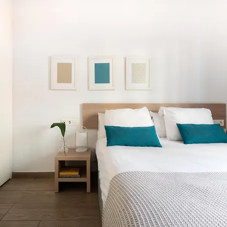 Feelathome Plaza Apartamento *