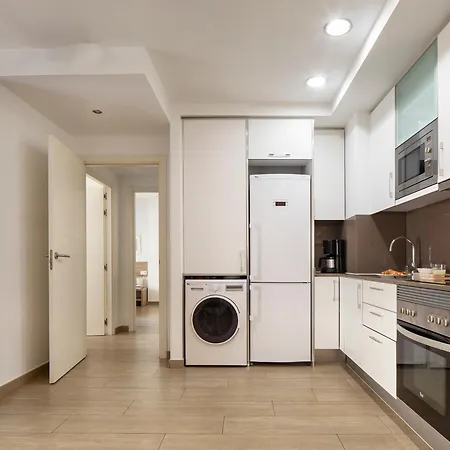 Feelathome Plaza Apartamento *