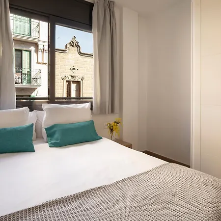 Feelathome Plaza Apartamento *