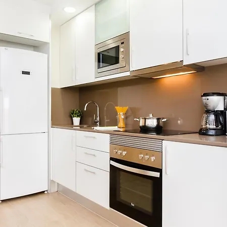 Feelathome Plaza Appartement *