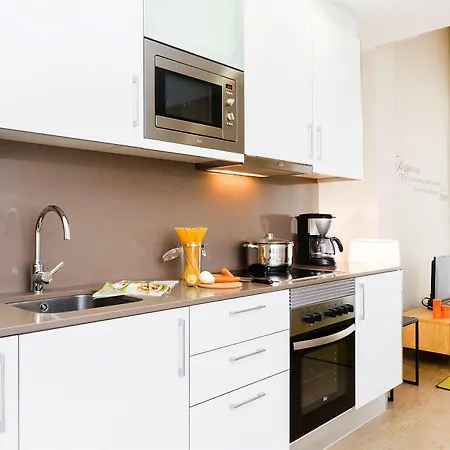 Feelathome Plaza Appartement *